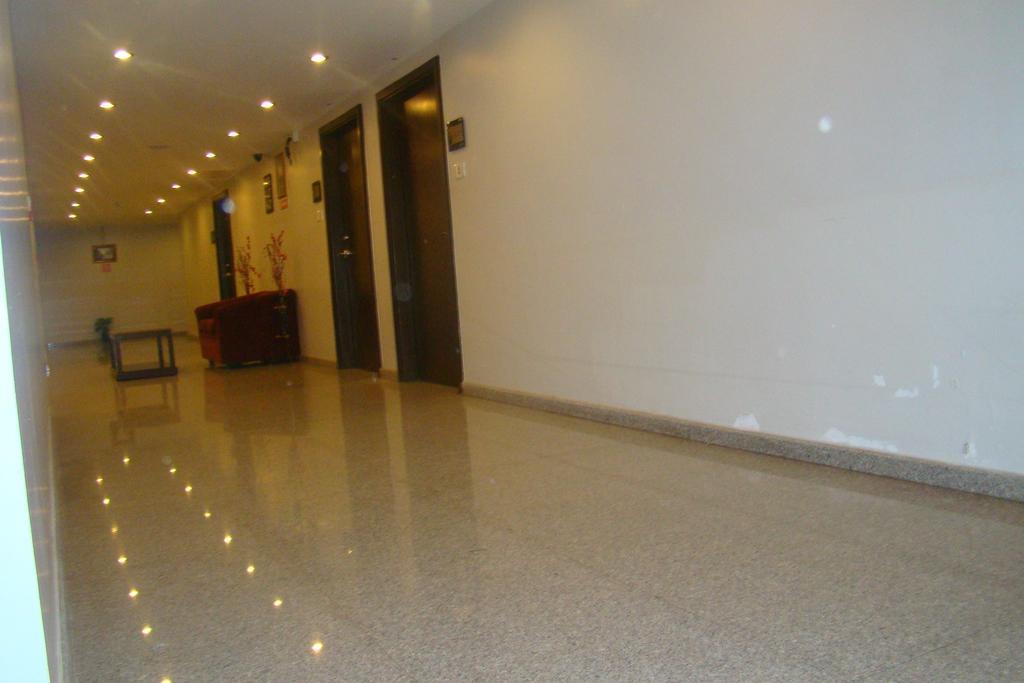 The Curzon Court Hotel Bangalore Exterior photo