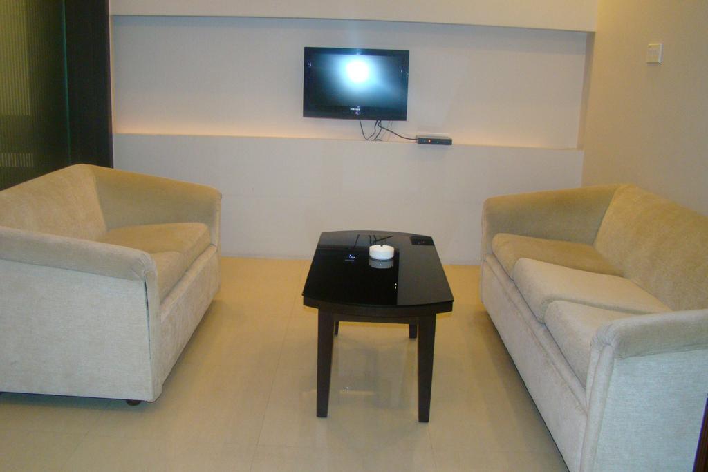 The Curzon Court Hotel Bangalore Exterior photo