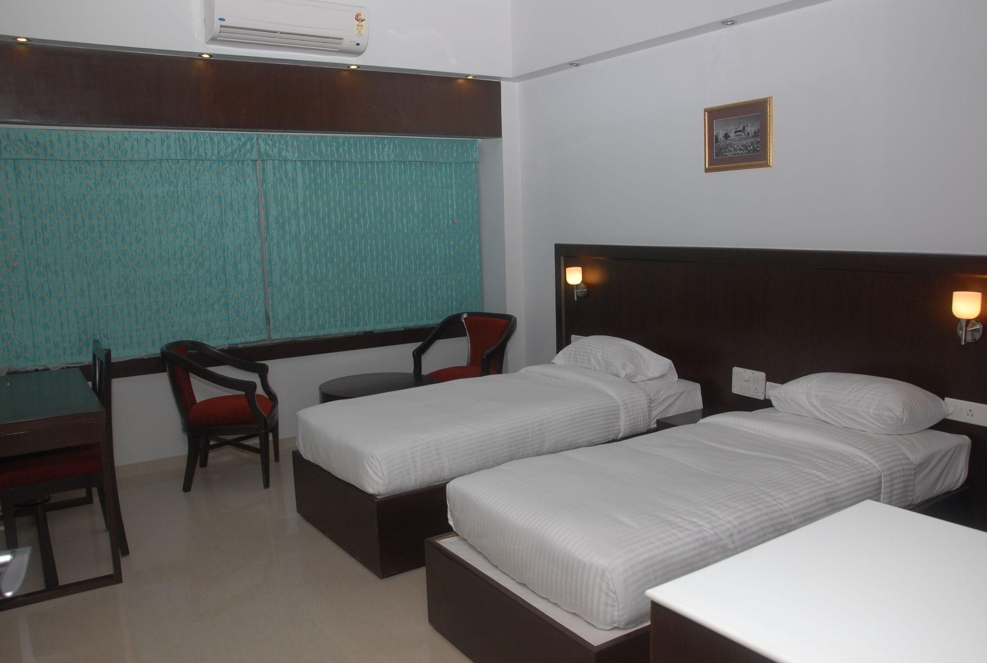 The Curzon Court Hotel Bangalore Room photo