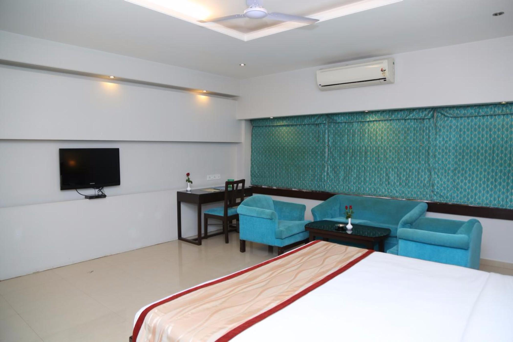 The Curzon Court Hotel Bangalore Exterior photo