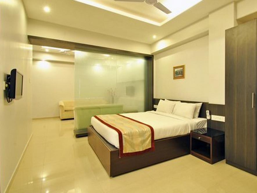The Curzon Court Hotel Bangalore Exterior photo