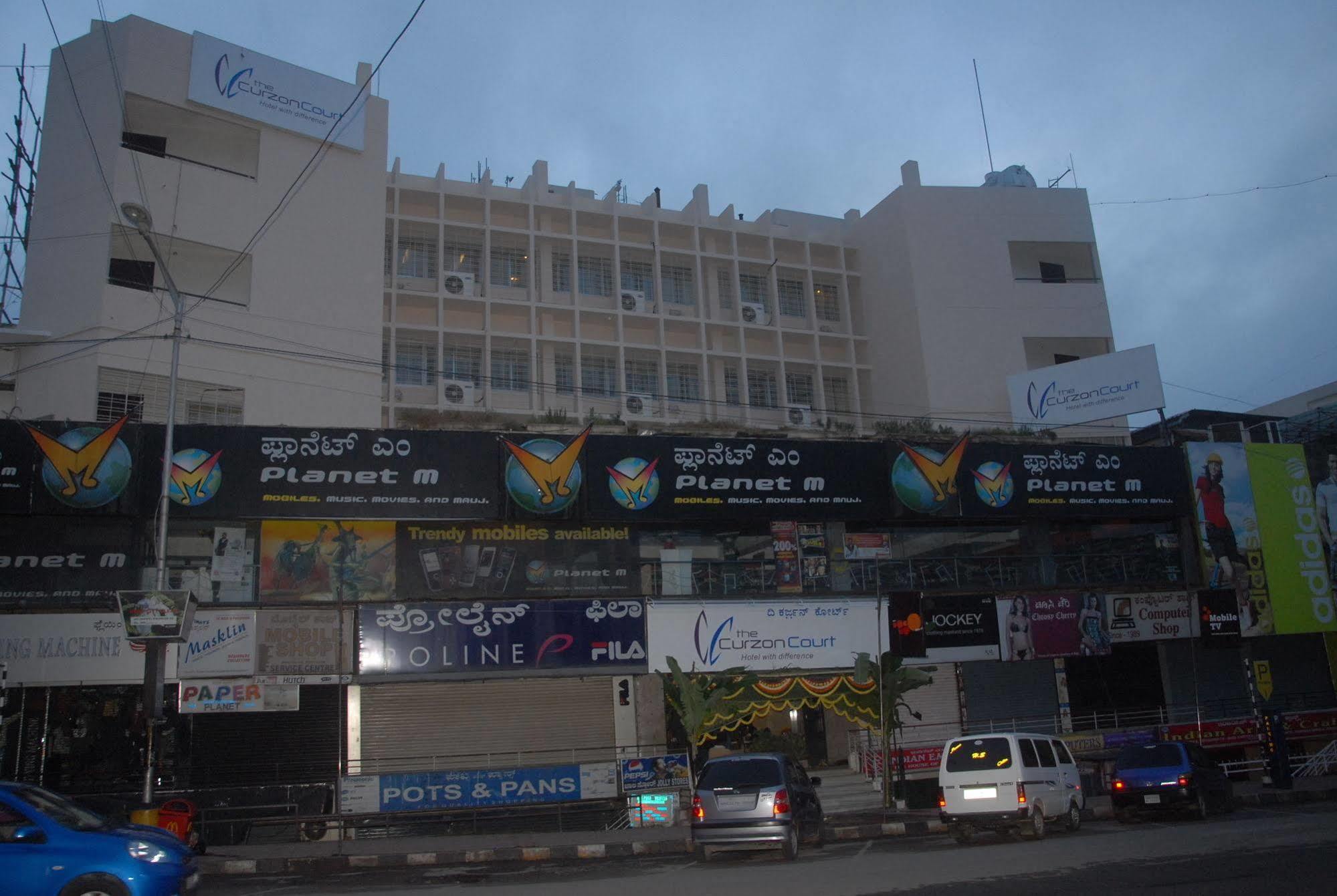 The Curzon Court Hotel Bangalore Exterior photo